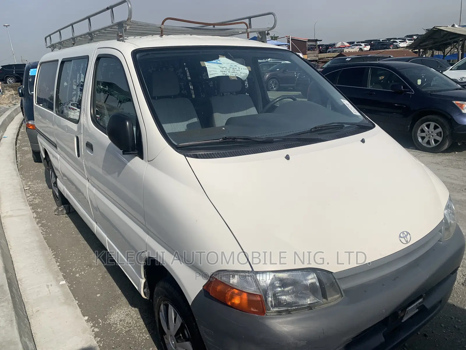 Toyota HiAce 2002 White