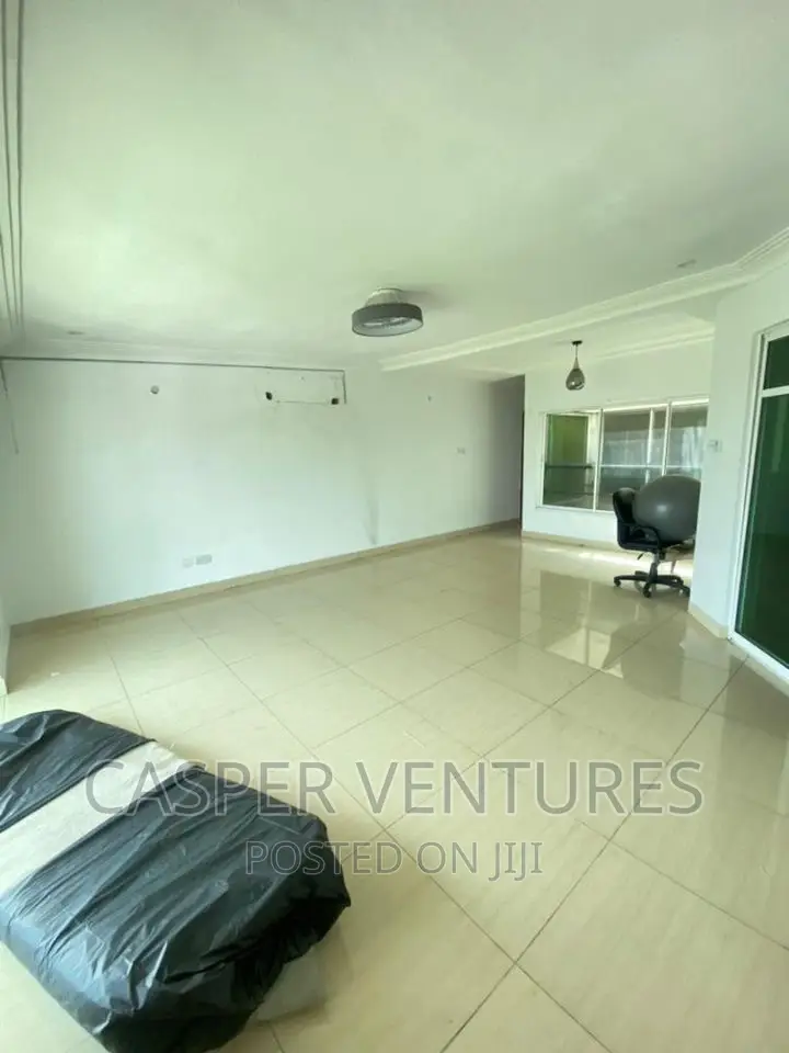 2bdrm Penthouse in Phase 1 for rent
