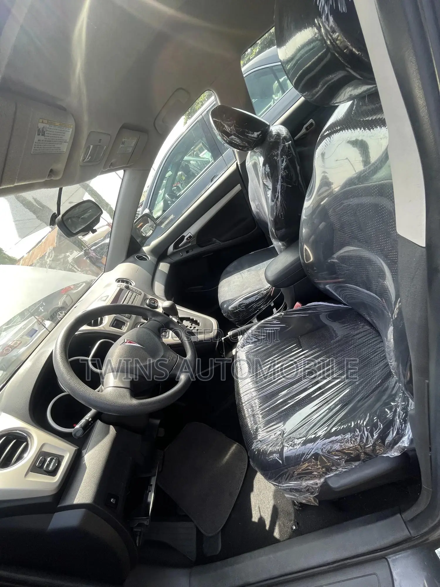 Pontiac Vibe 2010 Gray