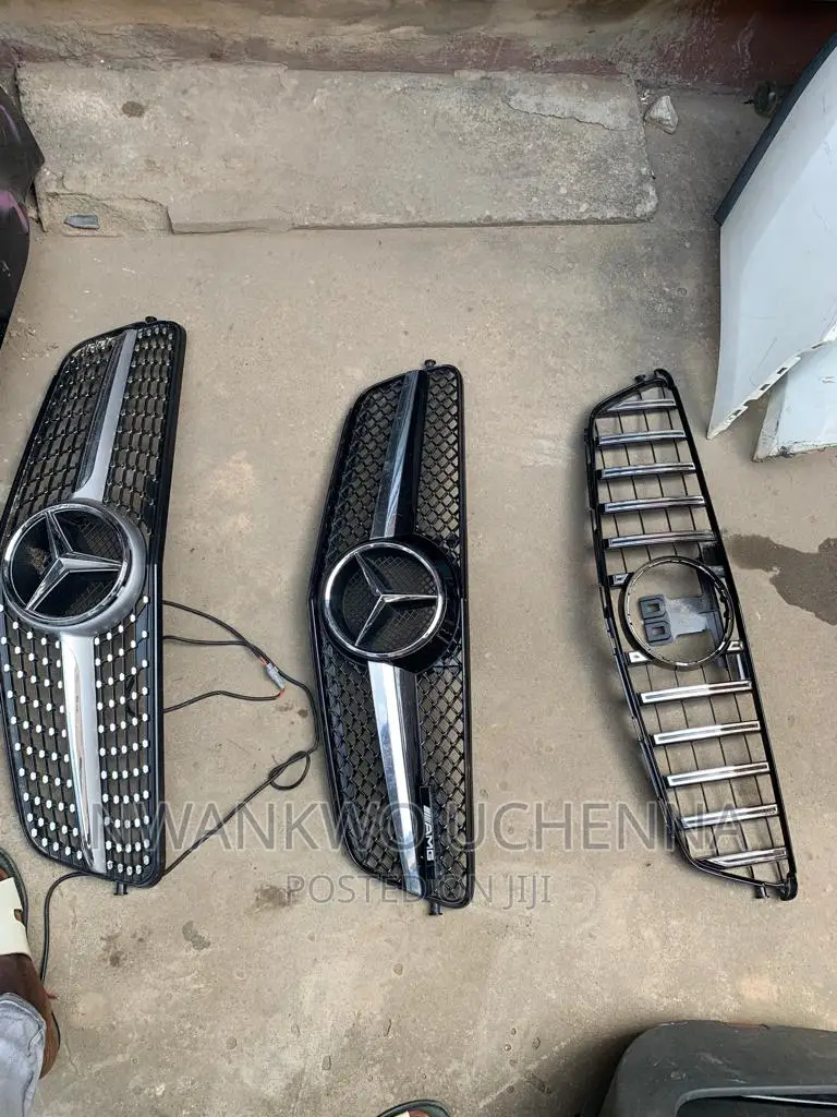 Front GRILL C300 2009 to 2020