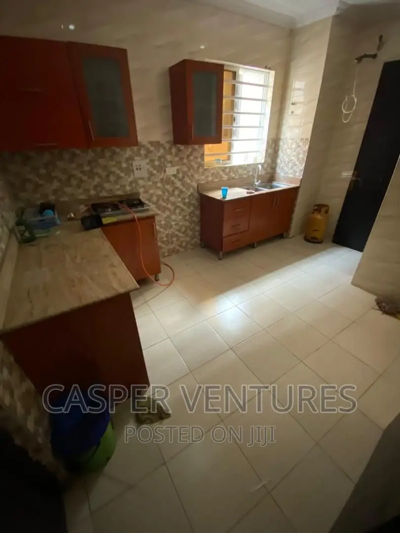 3bdrm Apartment in Osapa for rent