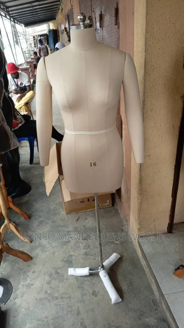 Size 12 Female Pinnable Dressform With Hands