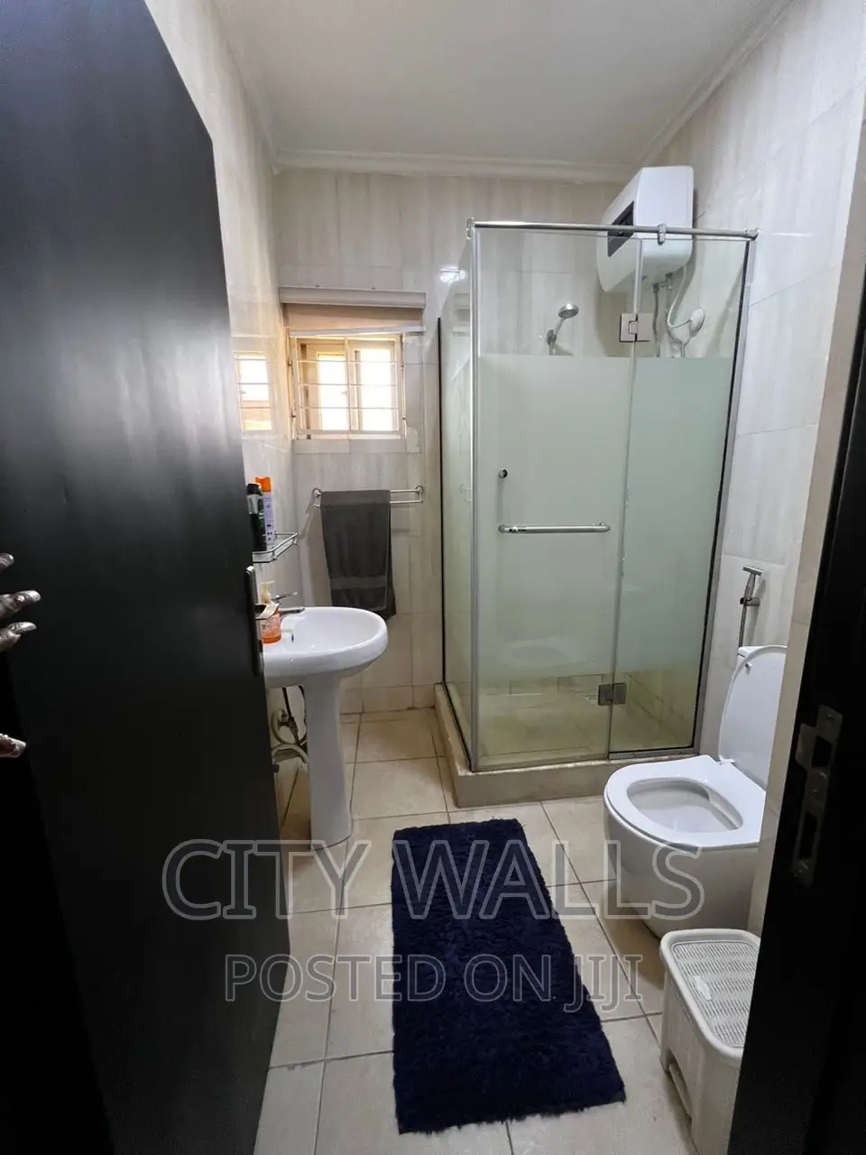 Furnished 3bdrm Block of Flats in Bourdillon Court, Chevron for rent