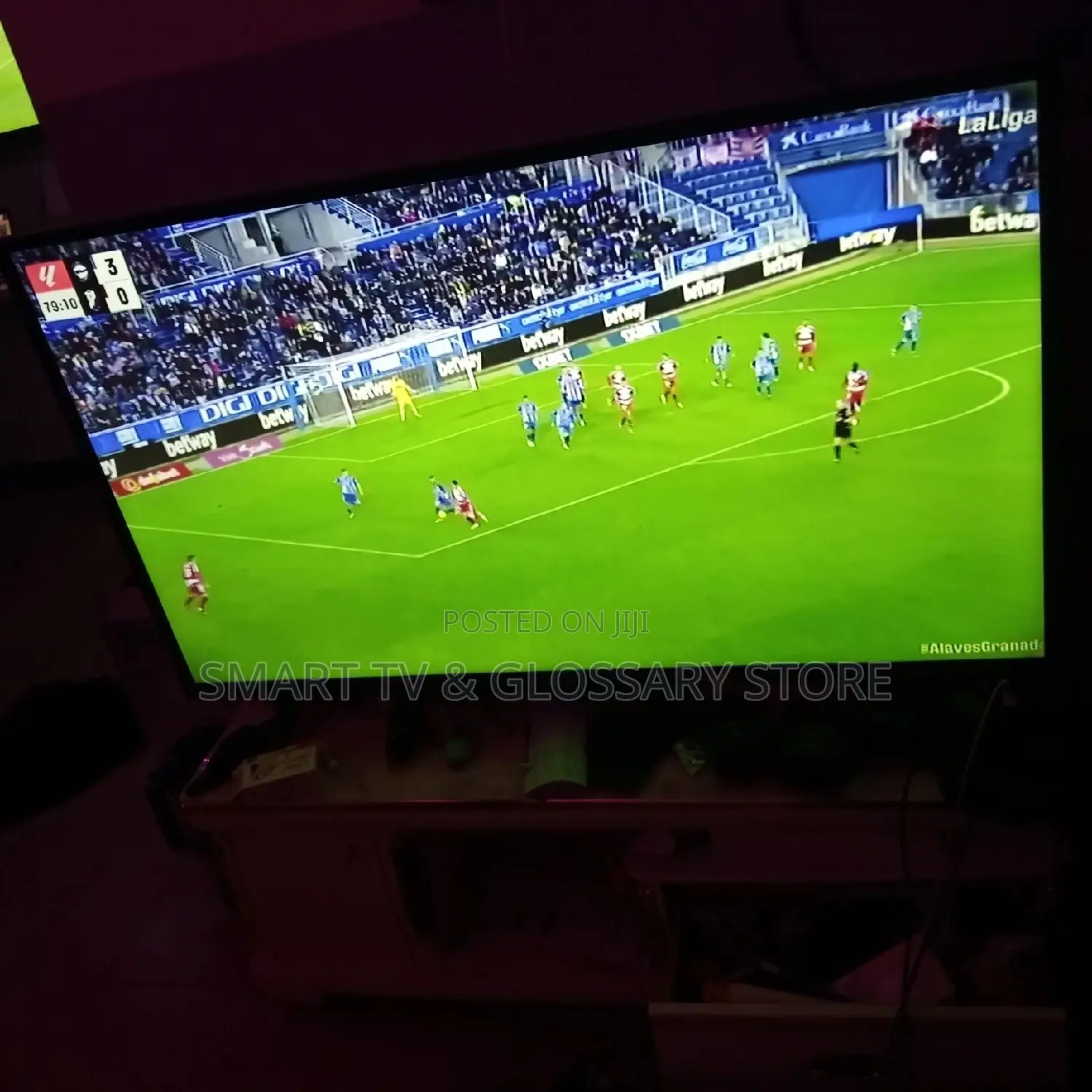 Quality New Samsung 32 " Smart TV