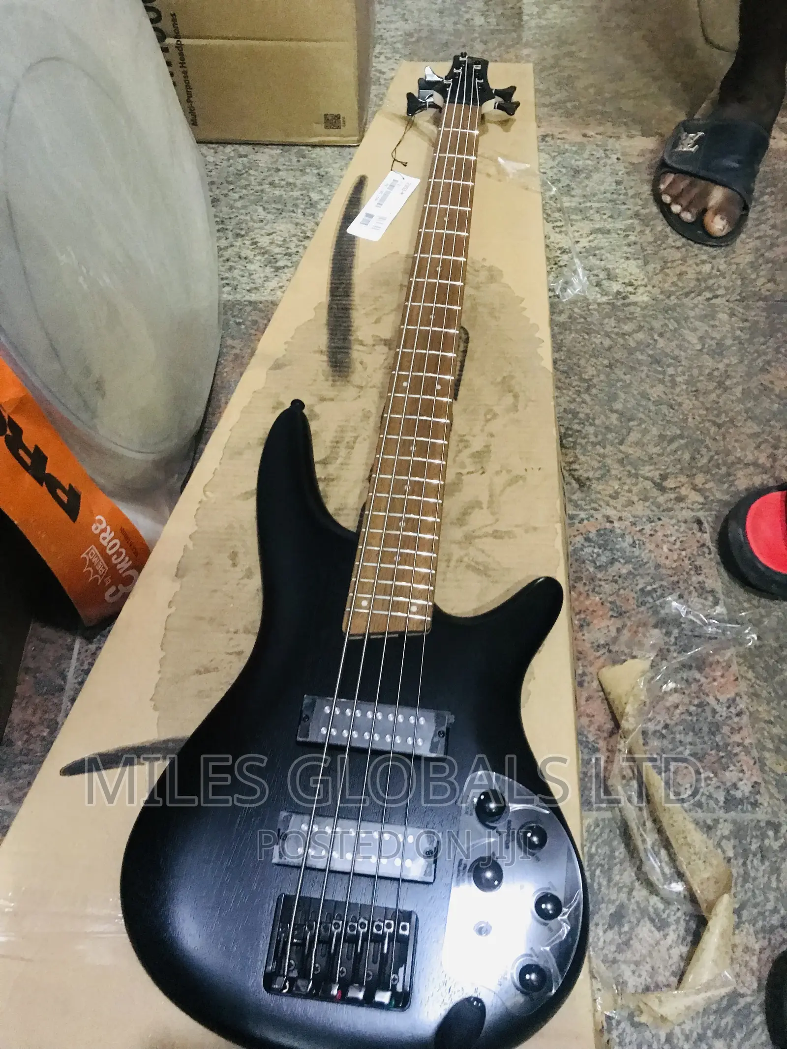 Ibanez Sr305 Soundgear 5-String Bass