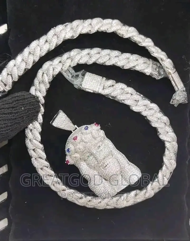 Sweet Chain and Pendant