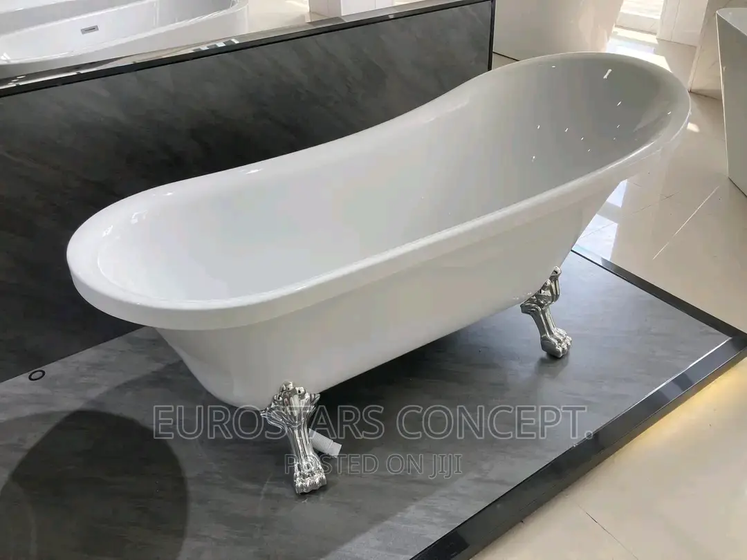 White Royal Executive Bath Tub