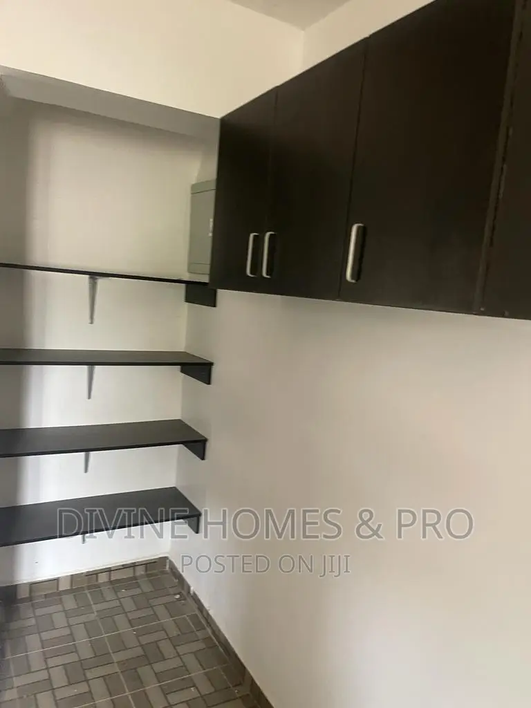 3bdrm Block of Flats in Life Camp for rent