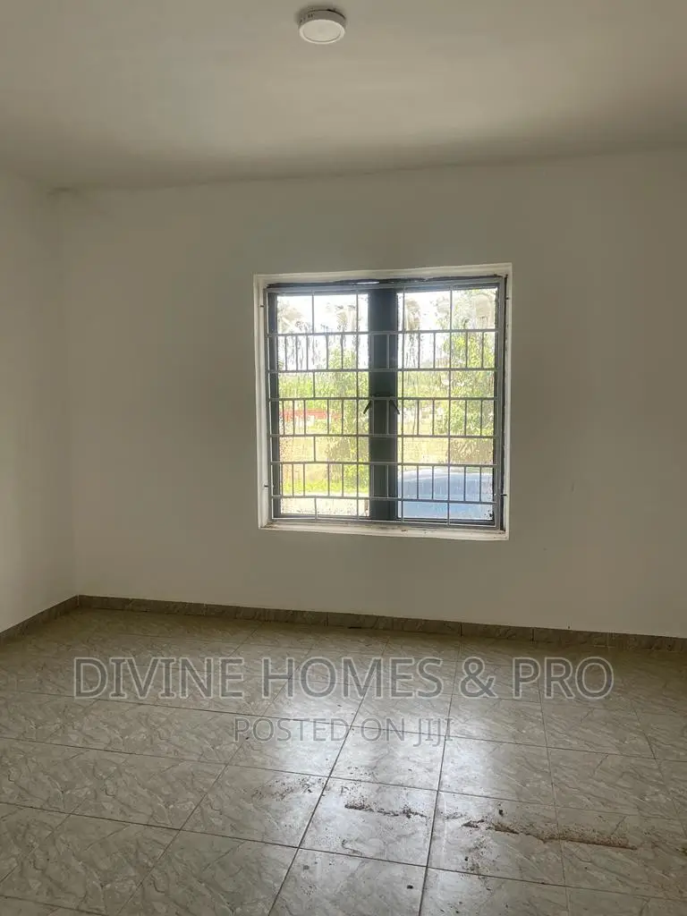 3bdrm Block of Flats in Life Camp for rent