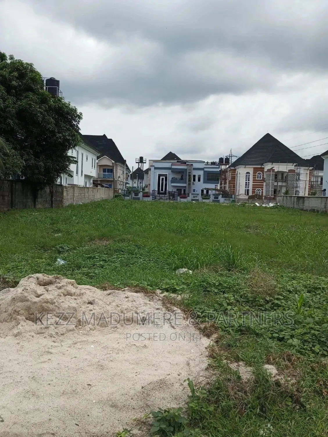 For Sale: 2 Plots at PEARL GARDENS ESTATE
