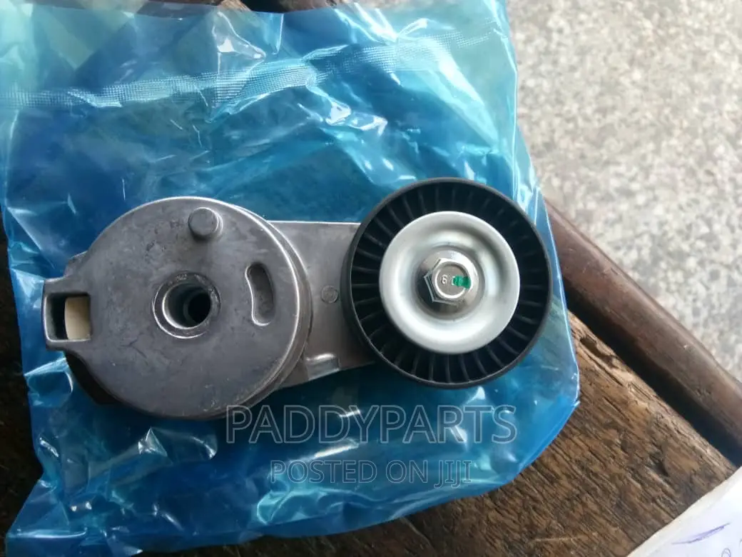 Chrysler 300c Engine Belt Tensioner