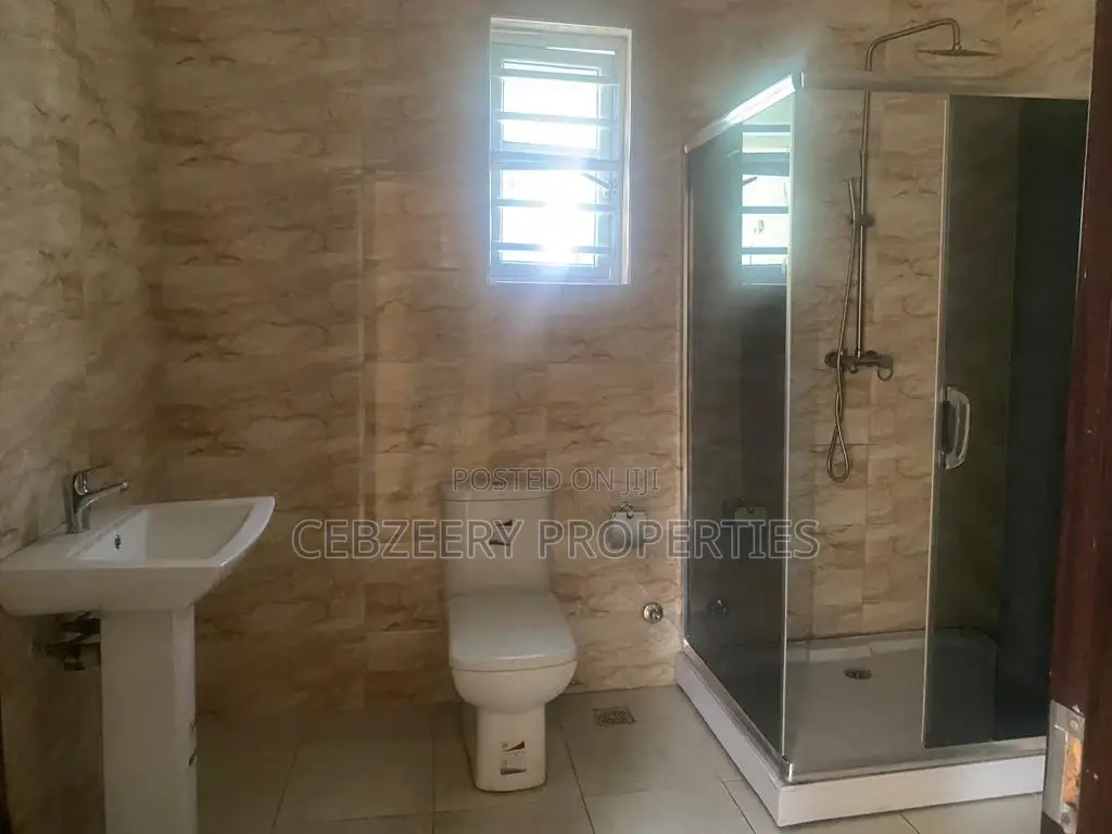 4bdrm Duplex in Ikeja for sale
