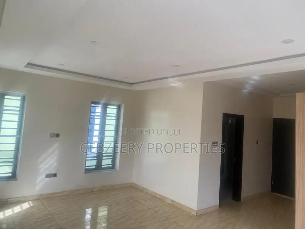 4bdrm Duplex in Ikeja for sale