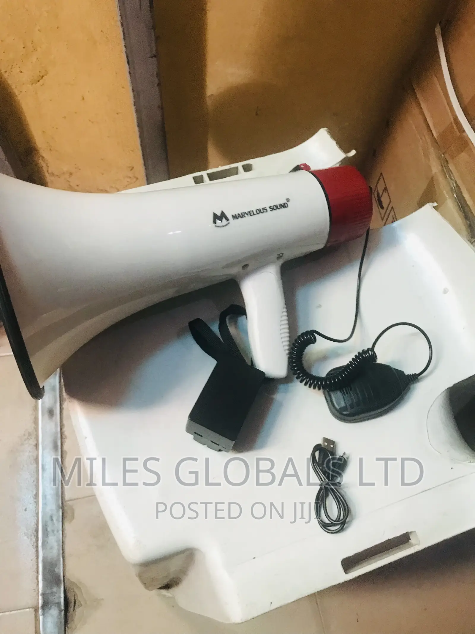 Marvelous Rechargeable Megaphone
