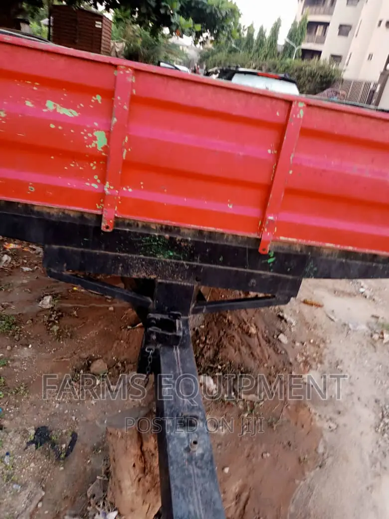 Tractor's Tipping Trailer (Tractor's Bucket)