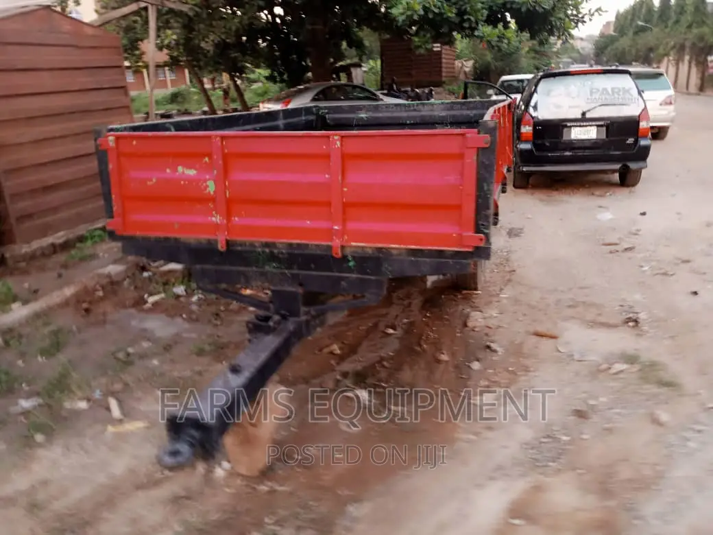 Tractor's Tipping Trailer (Tractor's Bucket)
