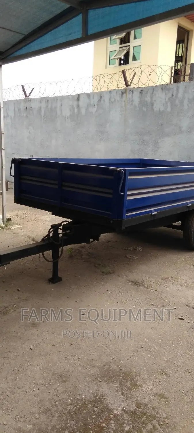 Tractor's Tipping Trailer (Tractor's Bucket)