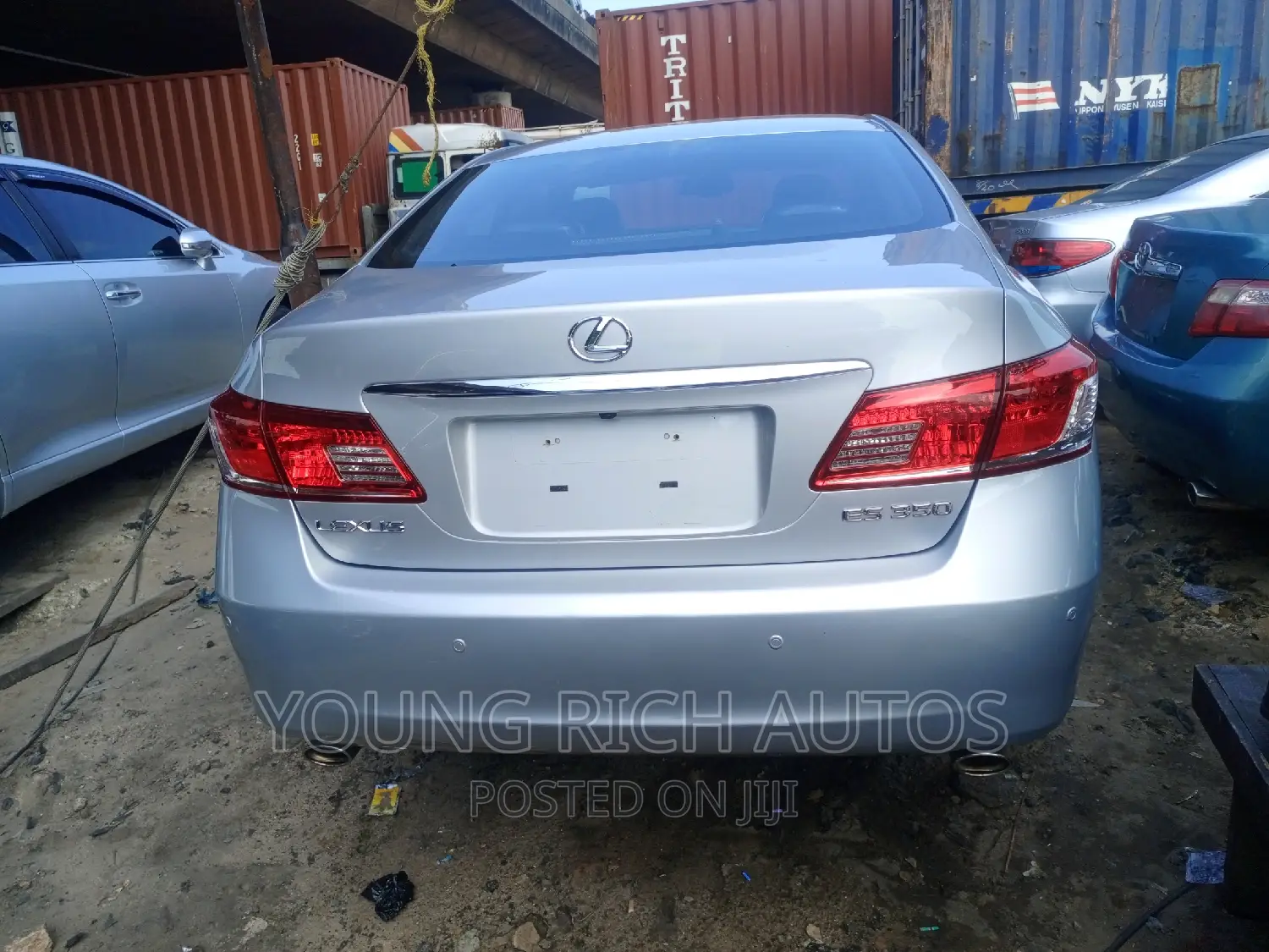 Lexus HS 2011 Silver