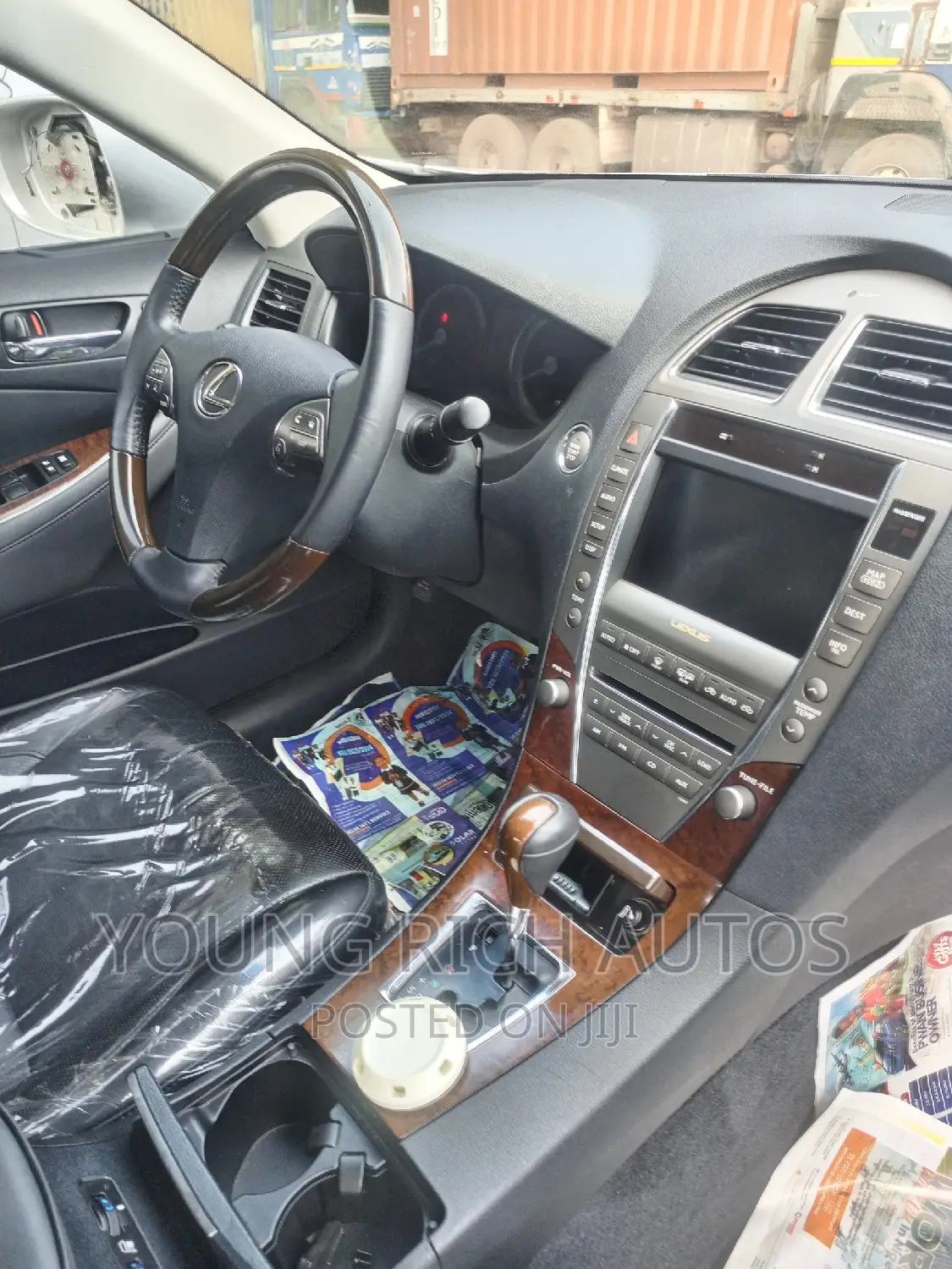 Lexus HS 2011 Silver