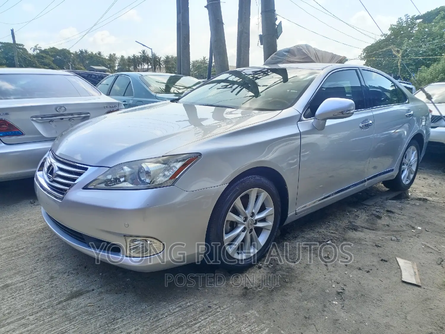 Lexus HS 2011 Silver