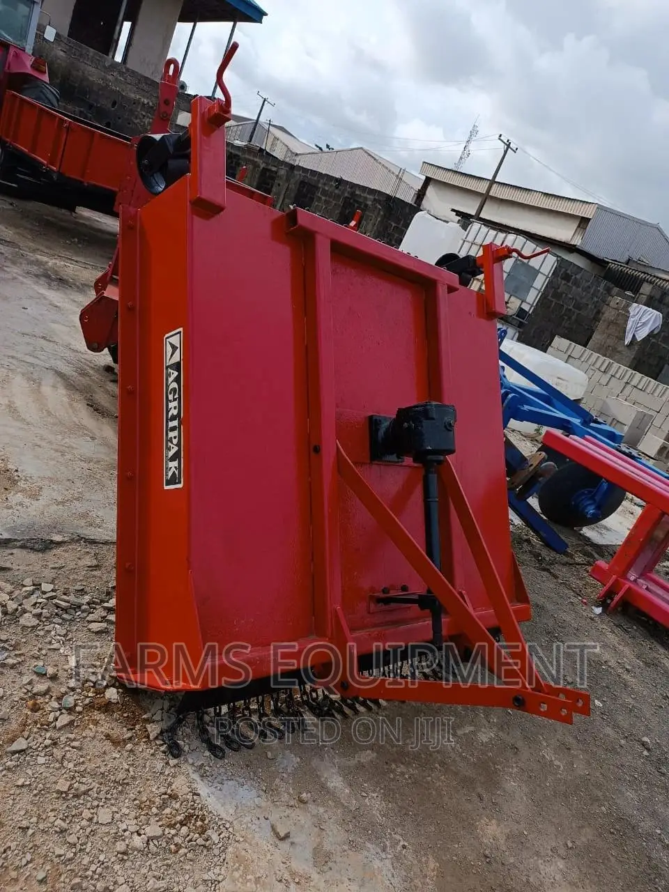 Tractor's Attached Slasher