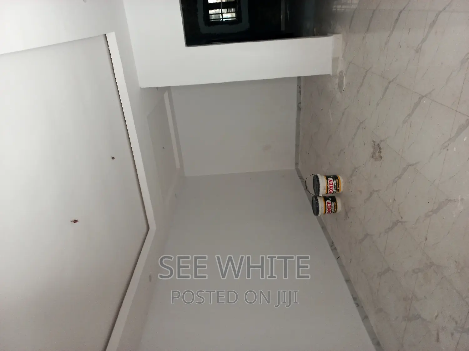 Furnished 3bdrm Bungalow in Estate Close, Satellite Town for sale