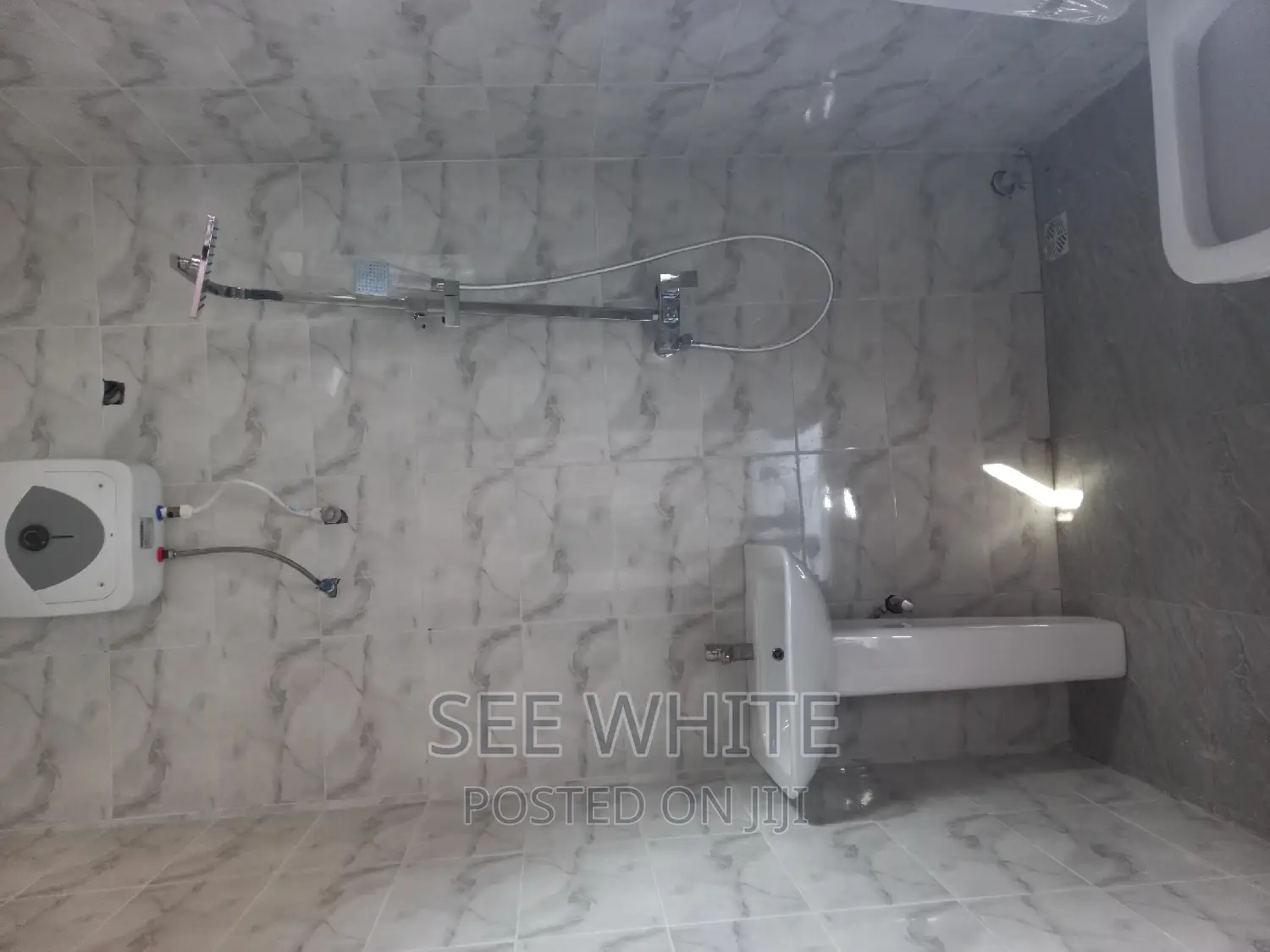 Furnished 3bdrm Bungalow in Estate Close, Satellite Town for sale