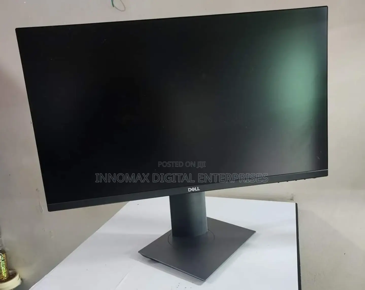 Dell Ultrasharp 24”Inch Ips Monitor FHD Edge-to-Edge Display