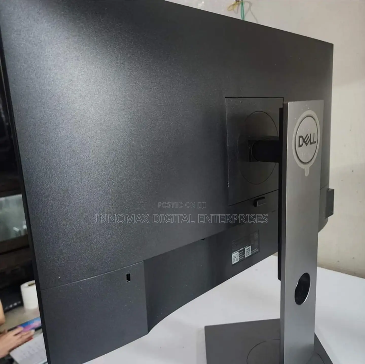 Dell Ultrasharp 24”Inch Ips Monitor FHD Edge-to-Edge Display