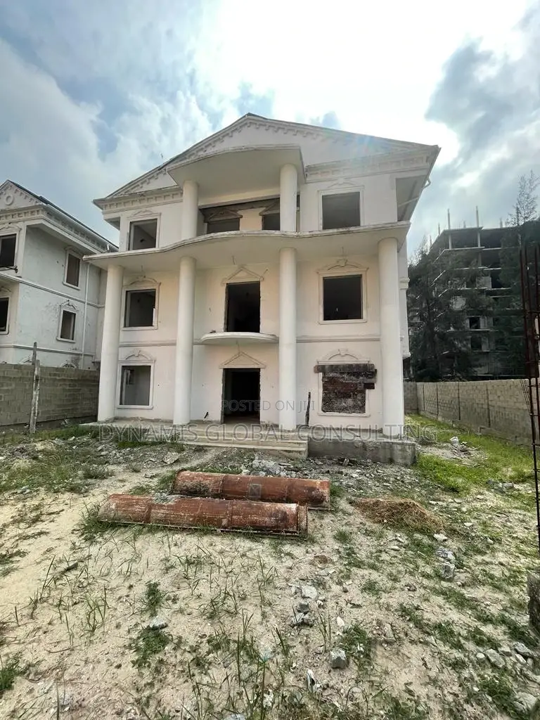 Furnished 5bdrm Duplex in Banana Island for sale