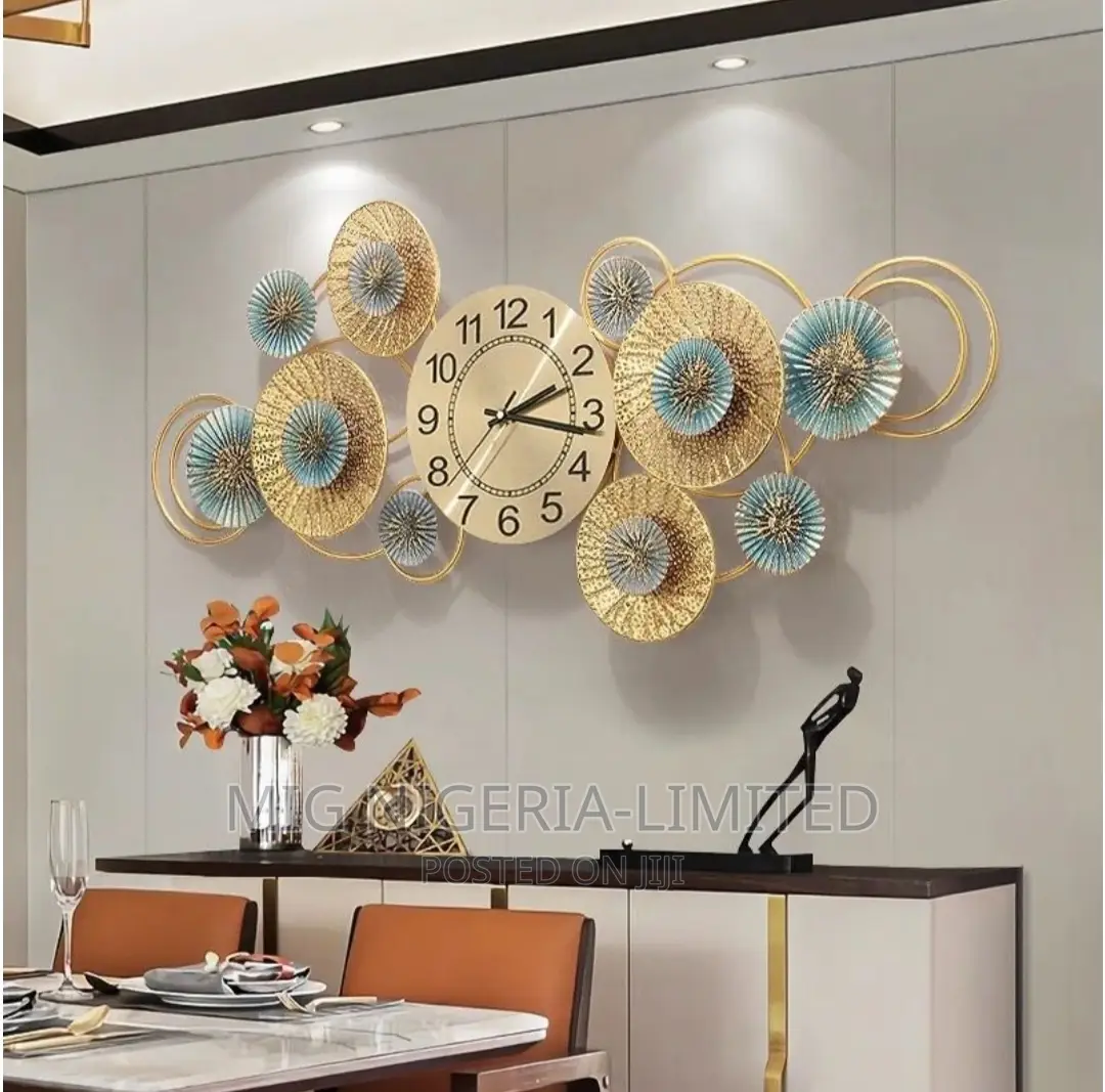 Wall Gold Luxury Wall Clock Golden Round Black Number