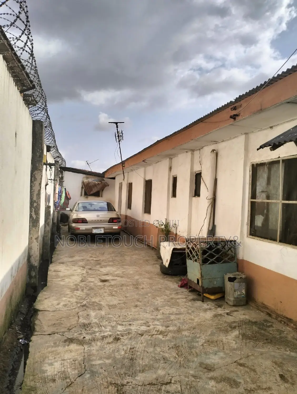 4bdrm Duplex in Council Idimu Lagos, Iseri Olofin for sale