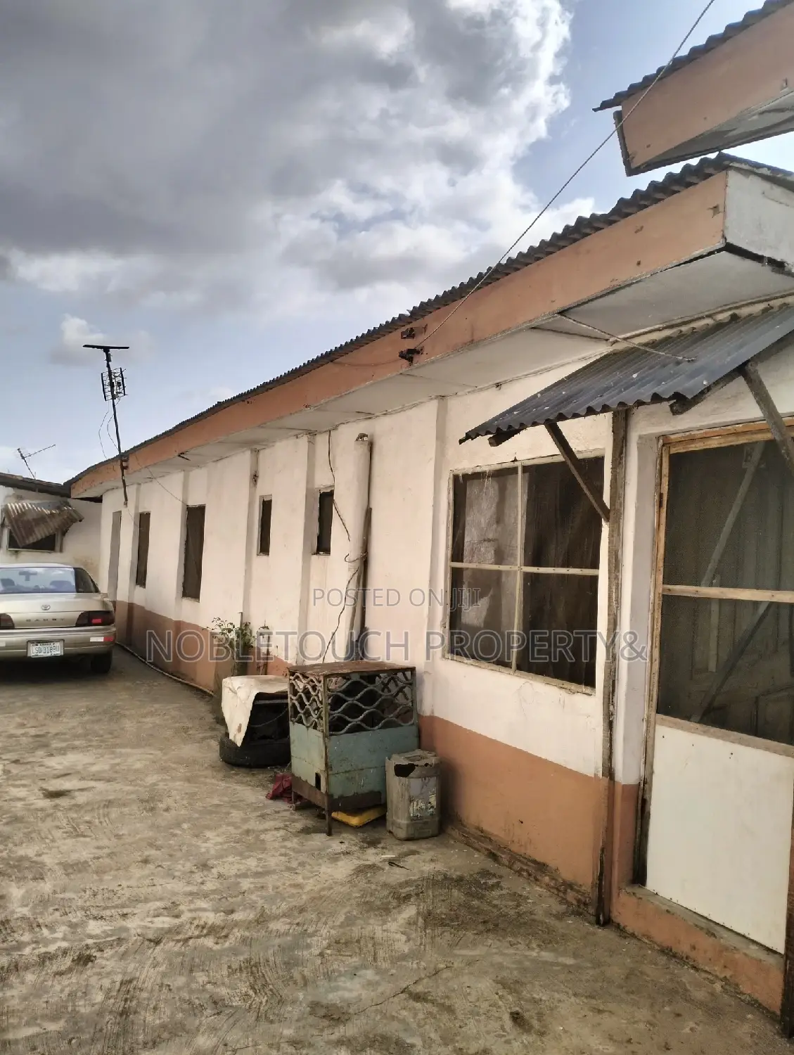 4bdrm Duplex in Council Idimu Lagos, Iseri Olofin for sale