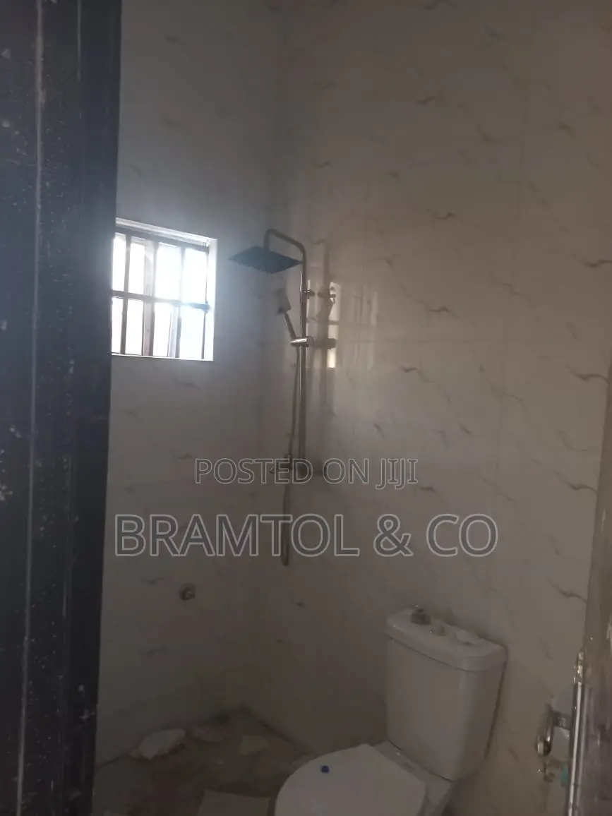 2bdrm Bungalow in Mini Estate, Lugbe District for rent