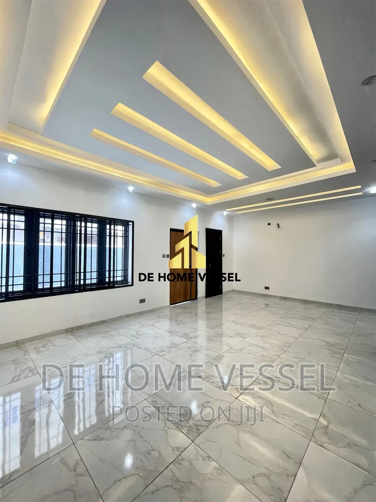 5bdrm Townhouse/Terrace in Ikate for sale