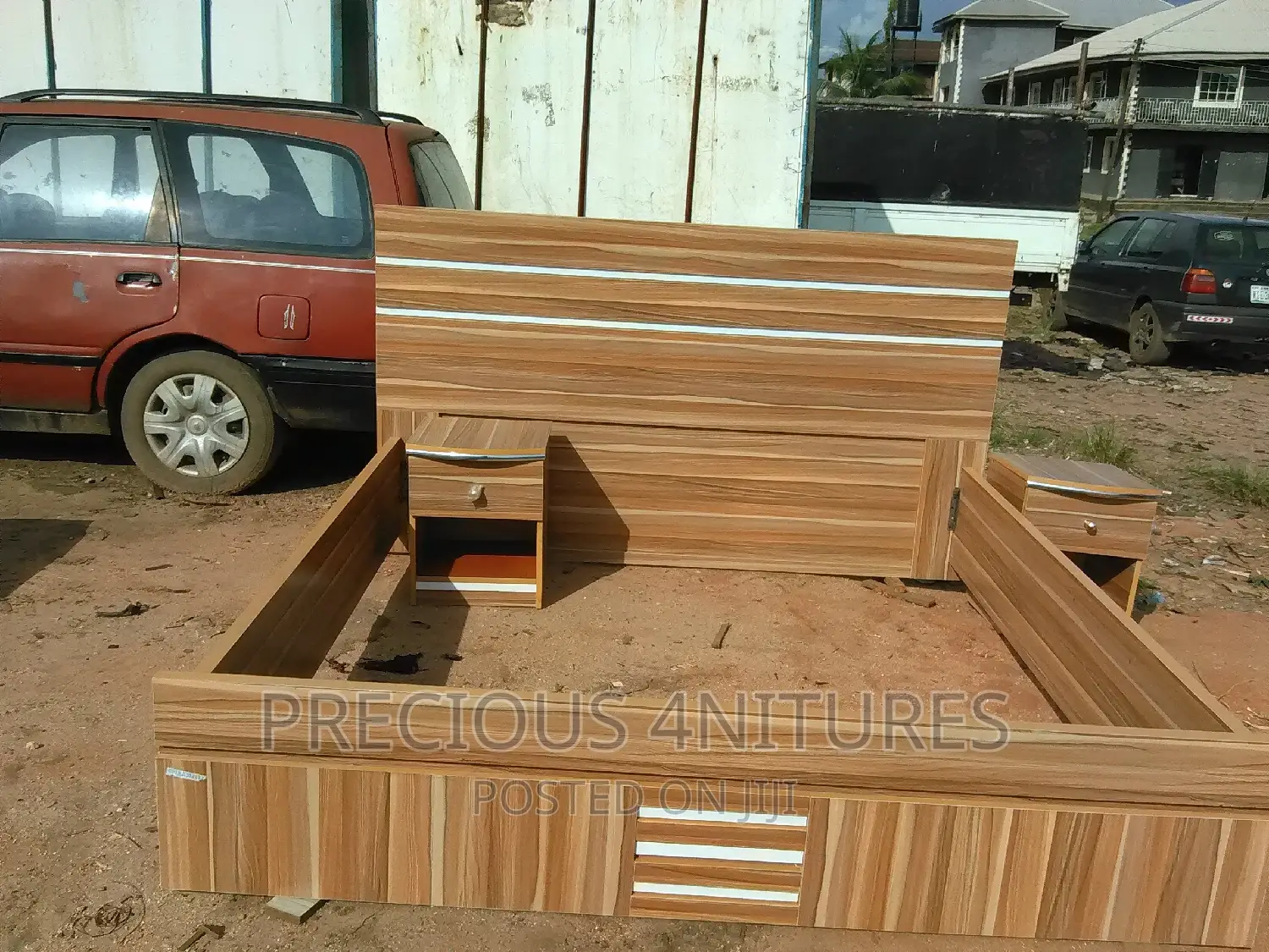 Puff Bed Stand