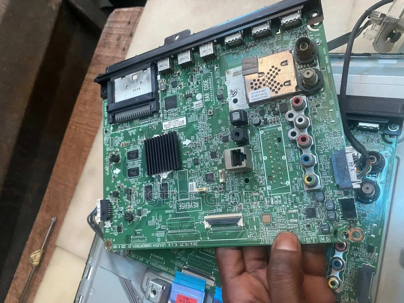 32”LG Smart Board Available for Sale and Repair
