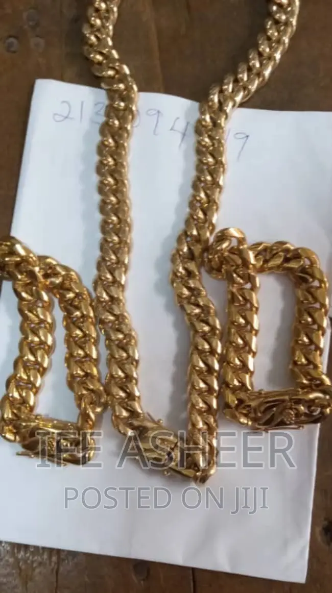 Quality Men's Cuban Neckchain With 2 Bracelets - Gold
