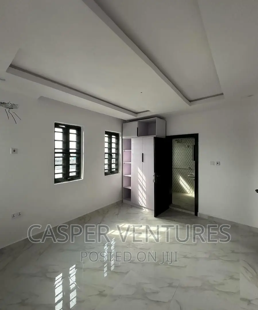 2bdrm Apartment in Osapa for rent