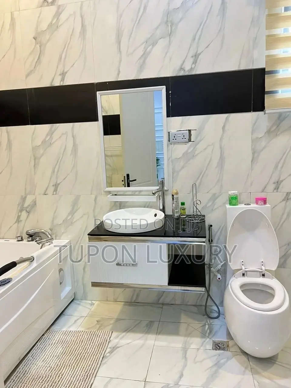 Luxury 4 Bedroom Duplex in Chevron