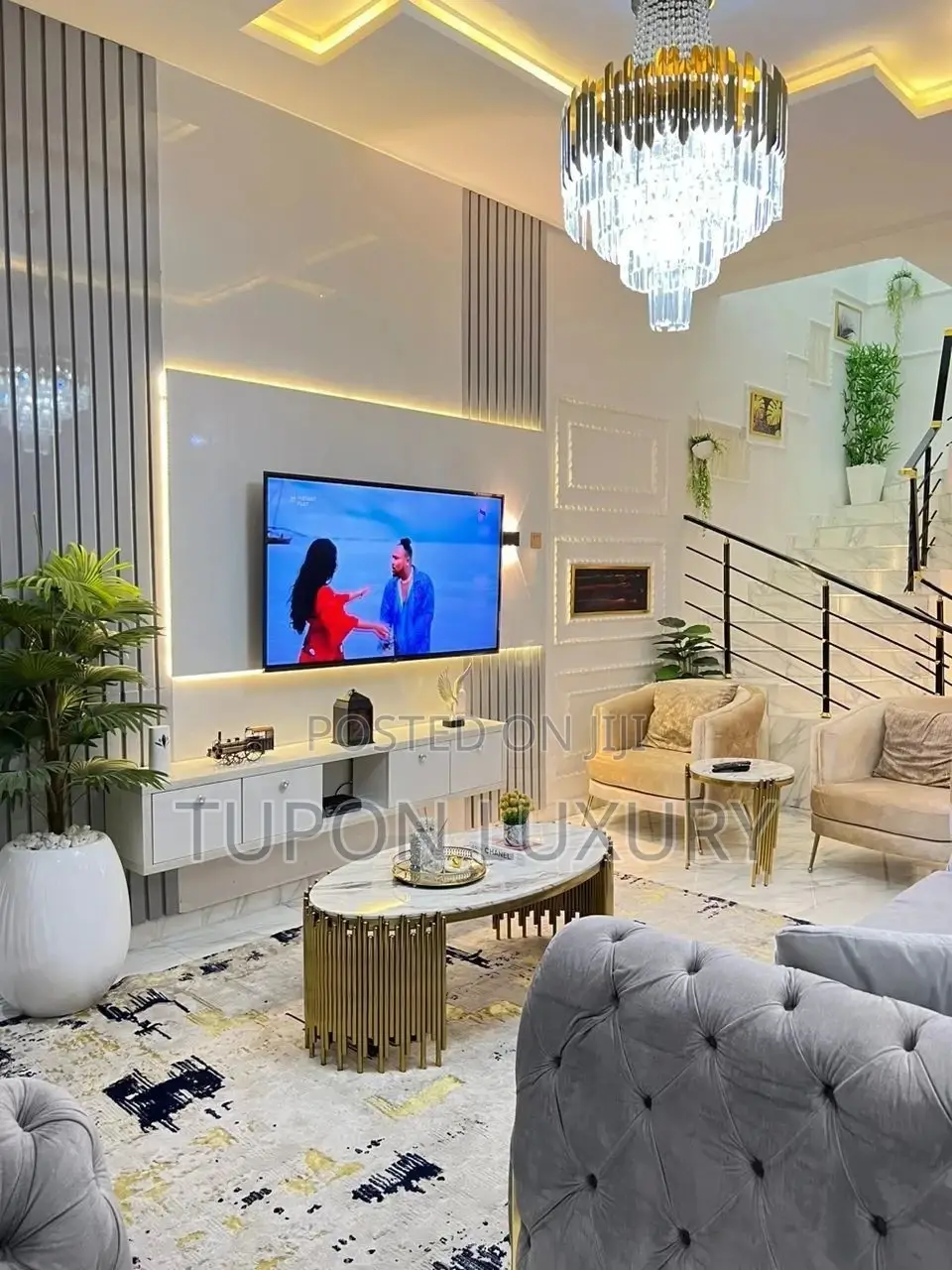 Luxury 4 Bedroom Duplex in Chevron