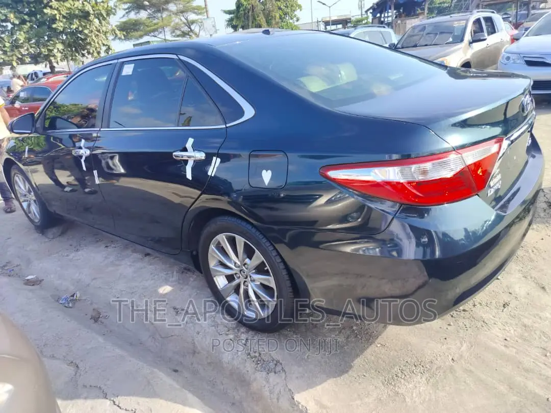 Toyota Camry 2016 Black