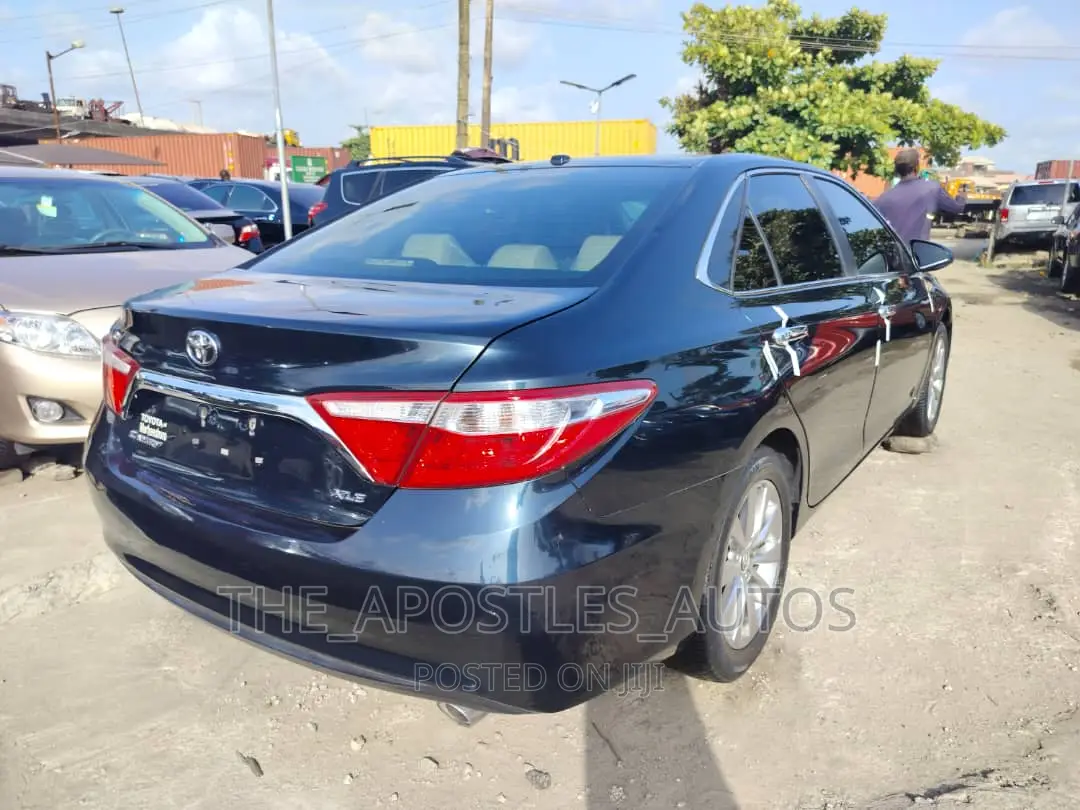 Toyota Camry 2016 Black