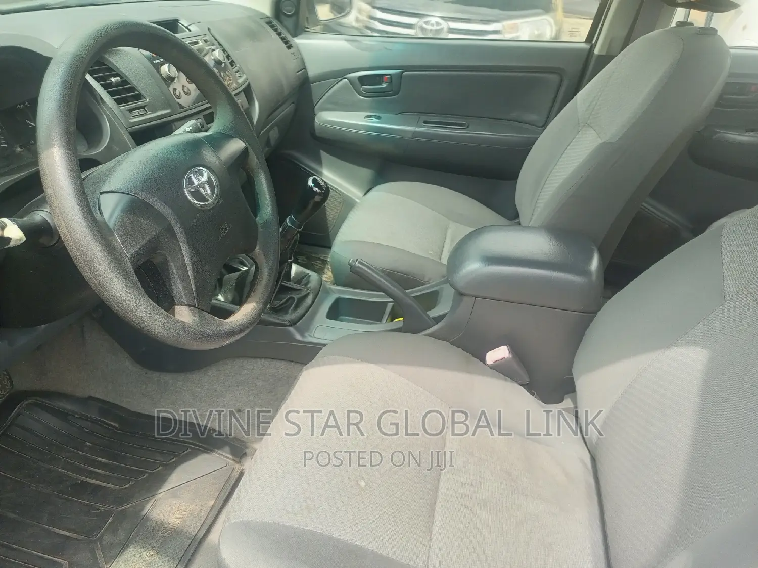 Toyota Hilux 2014 White