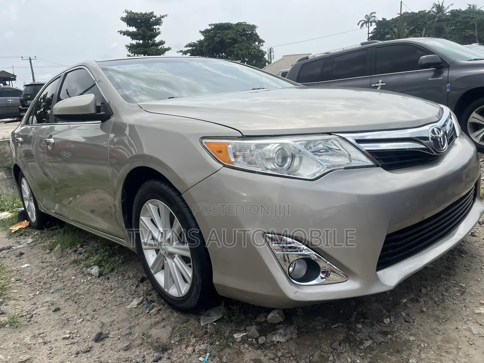 Toyota Camry 2013 Gold