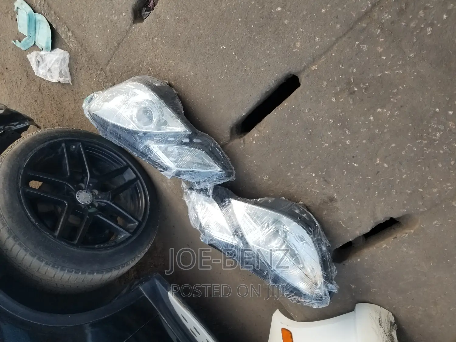 E350 2010 Set of Headlights