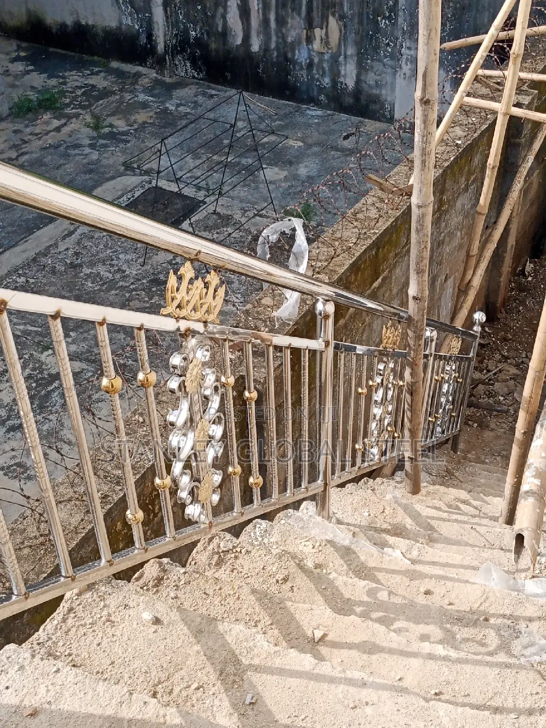 Stainless Handrails Design Flower Cubby's Gold Ring