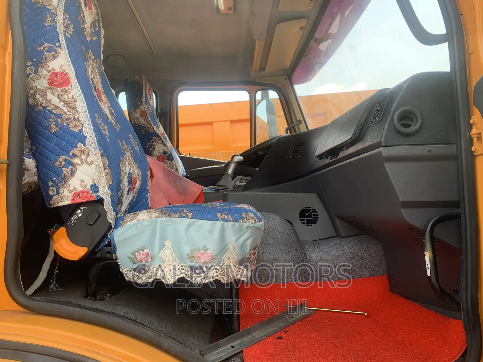 Foreign Used Howo Truck Tipper 10 Tires( Covid 19) Face.