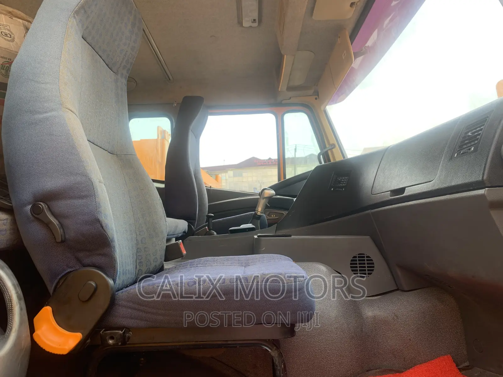 Used Howo Truck 10 Tires Tipper 2011 Yellow
