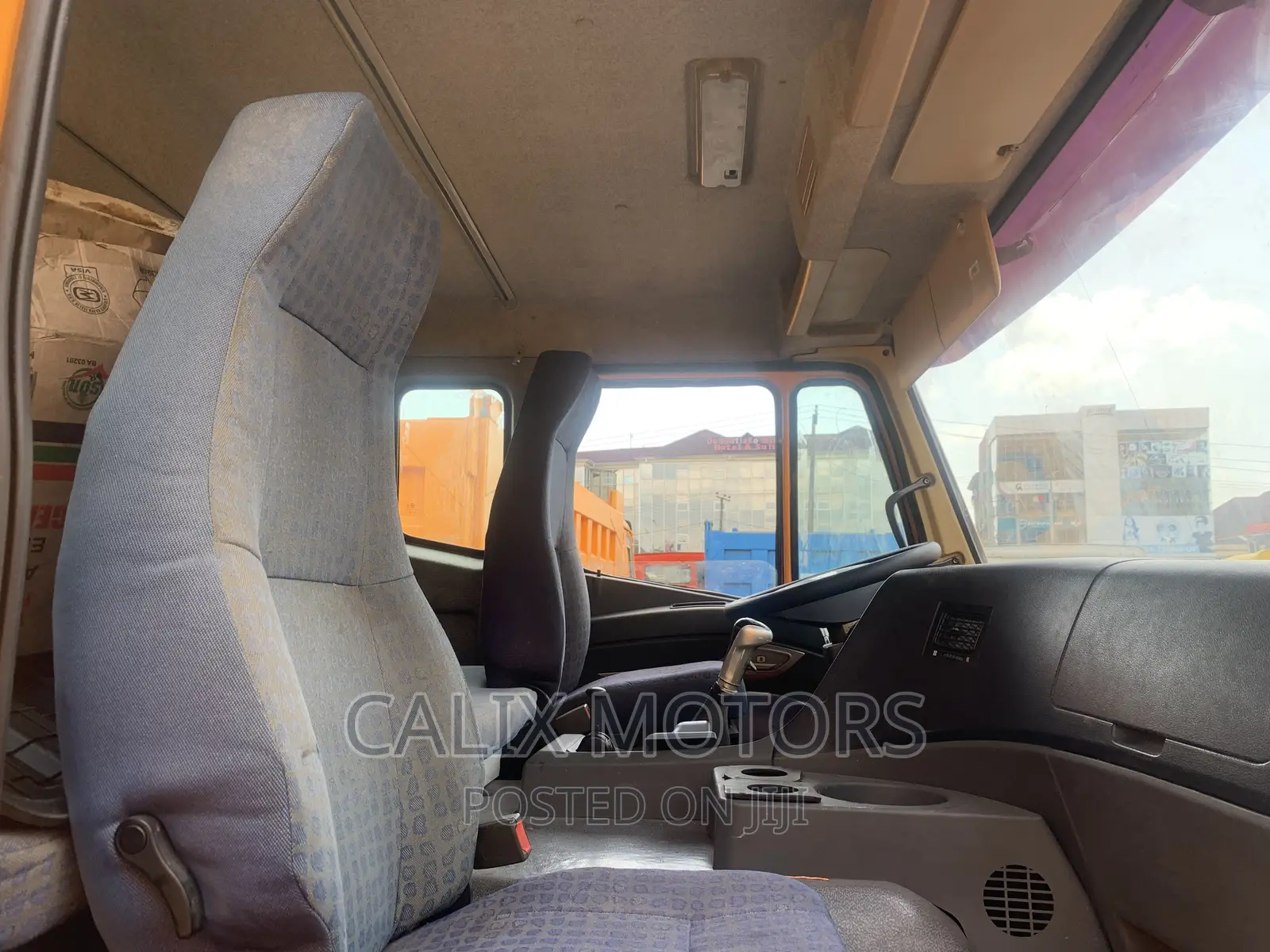 Used Howo Truck 10 Tires Tipper 2011 Yellow